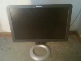 Lenovo L192 wide monitor