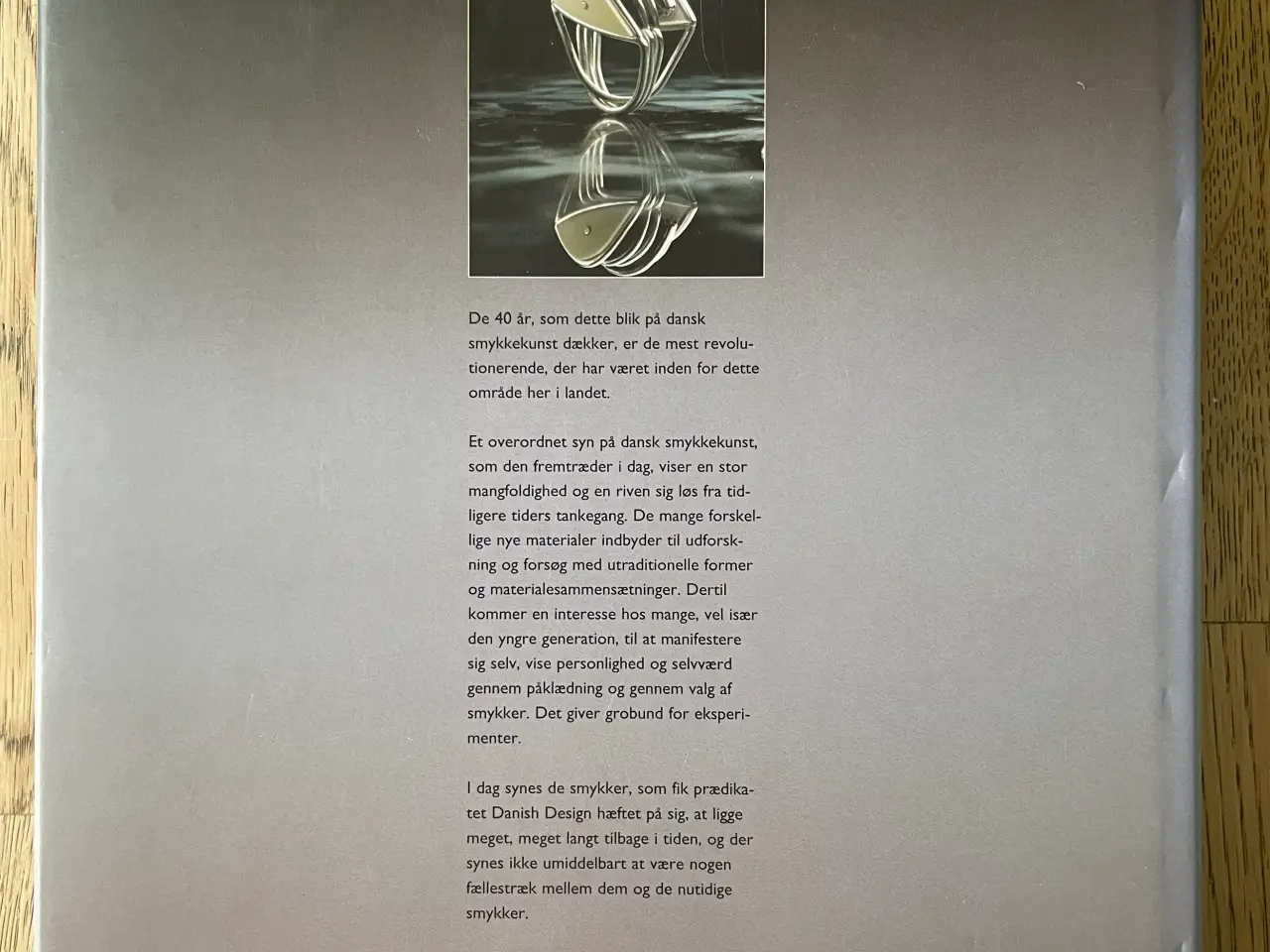 Billede 2 - Dansk smykkekunst 1960-2000, Lise Funder
