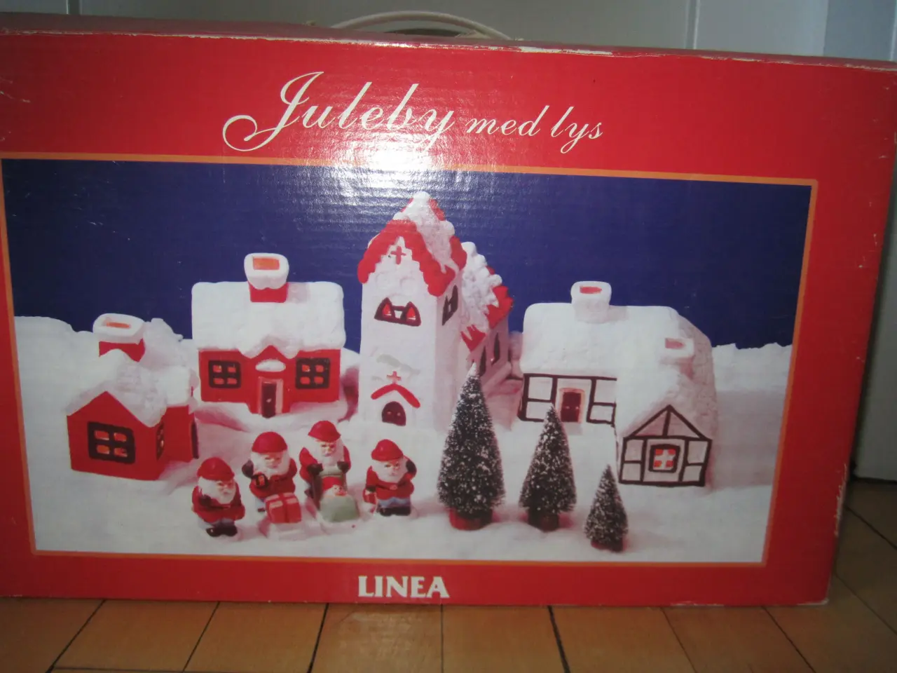 Billede 2 - Retro. DEN SØDESTE JULEBY MED LYS.