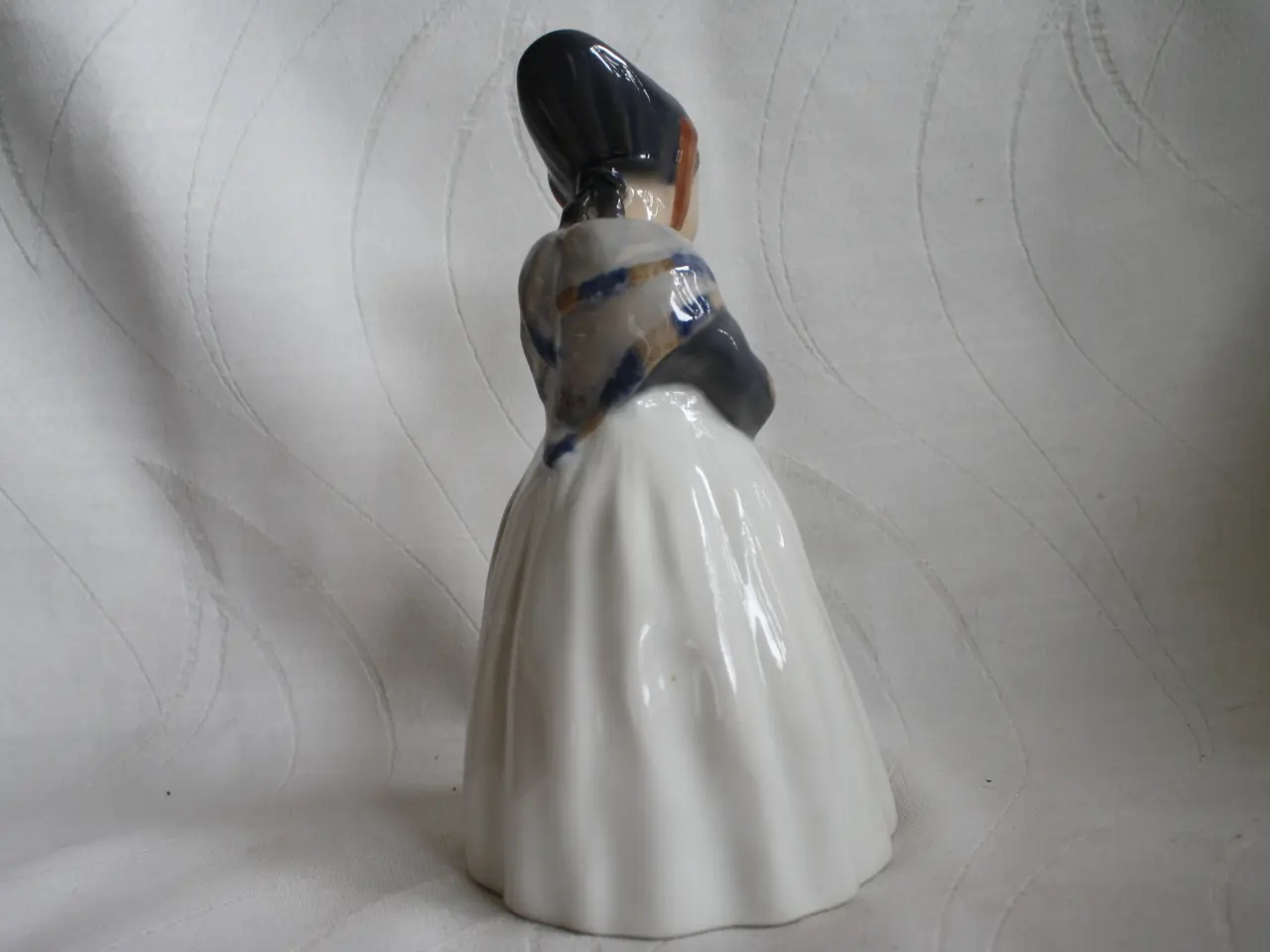 Billede 6 - Amagerpige, figur fra Royal Copenhagen