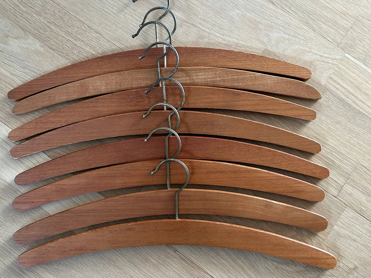 Billede 1 - 8 stk. Teak bøjler, Vintage