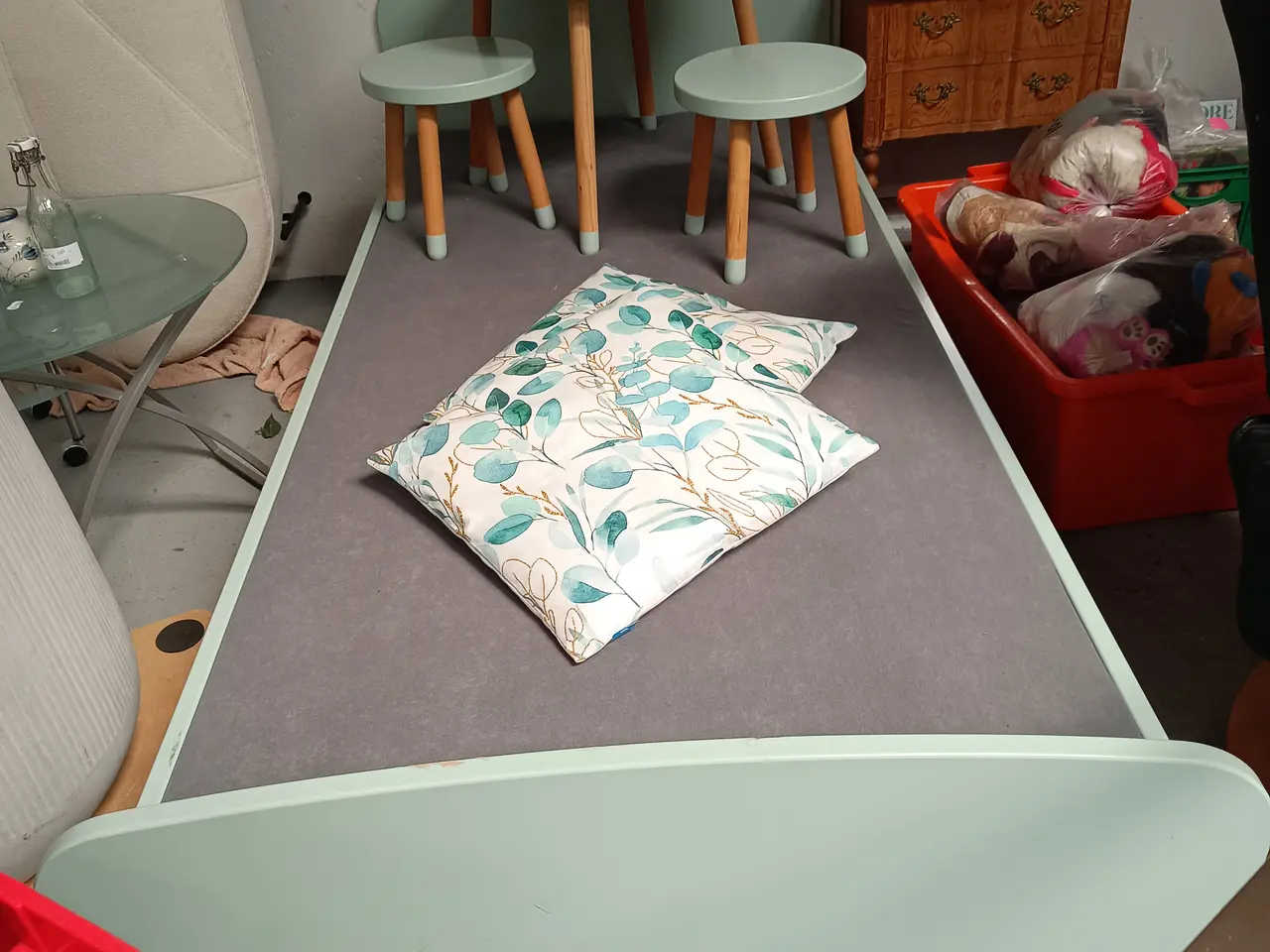 Billede 3 - Flexa seng samt bord og 2 stole samt andet godt