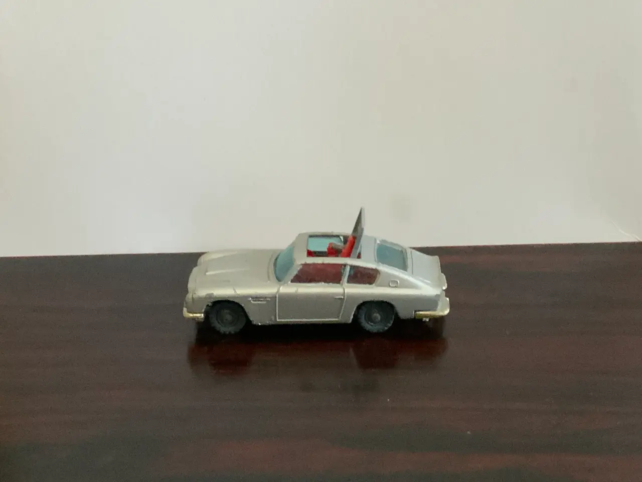 Billede 2 - Husky James Bond’s Aston Martin