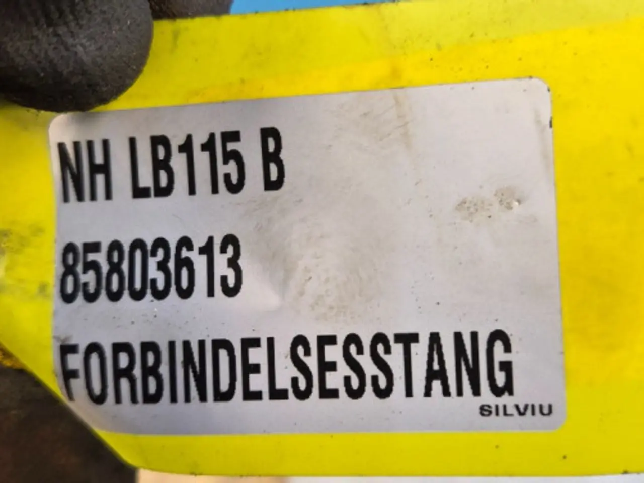 Billede 10 - New Holland LB115B Forbindelsesstang 85803613