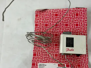 Danfoss KP77 Thermostat 060L112166 Capillary