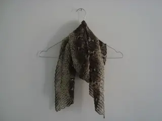 Tørklæde med leopard mønster