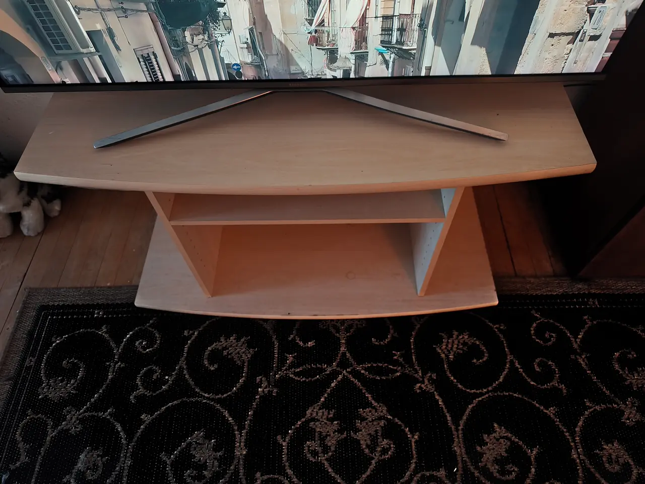 Billede 2 - Tv bord i lys træ