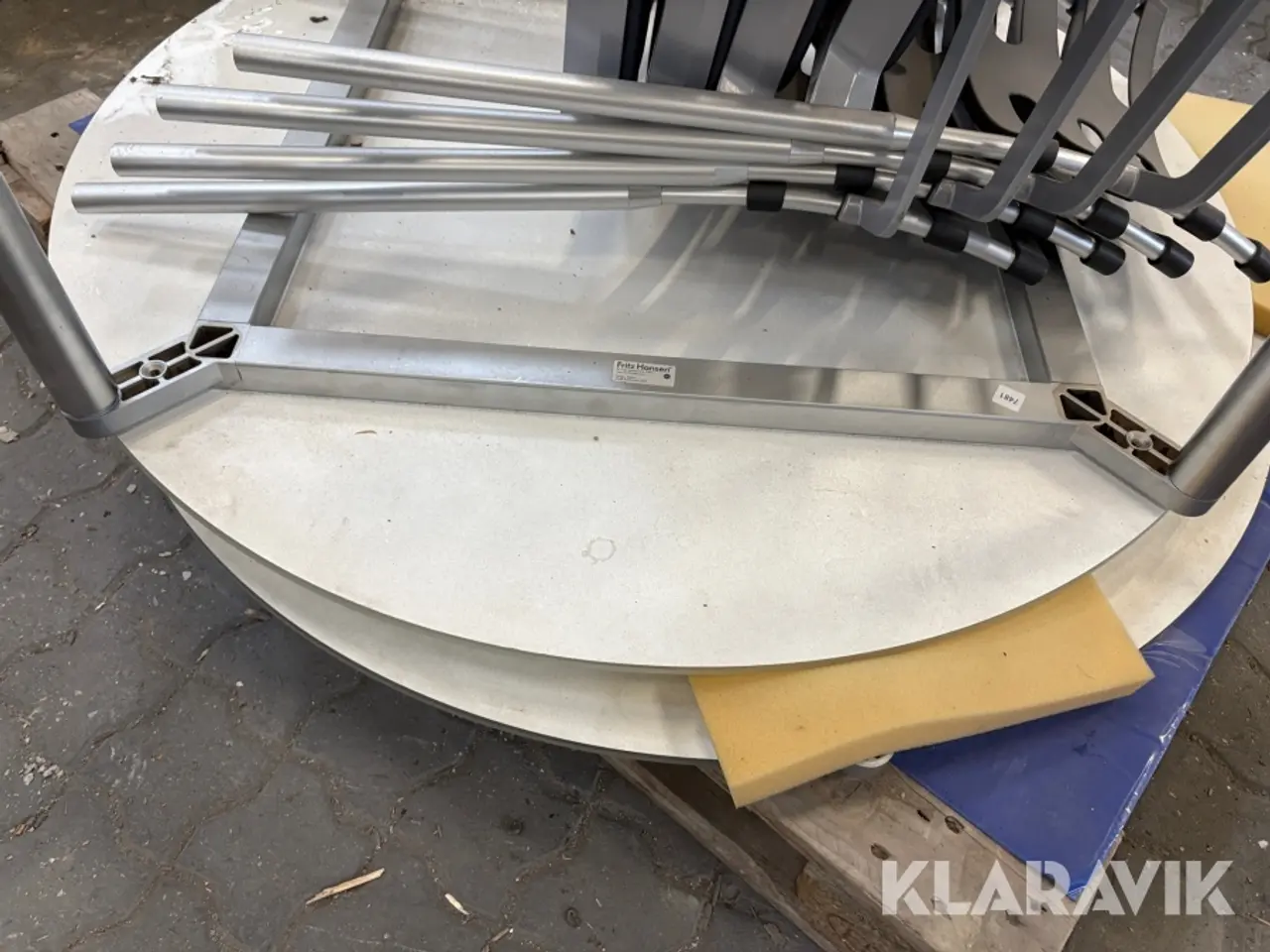 Billede 5 - Bord og stole Fritz Hansen - 5 dele