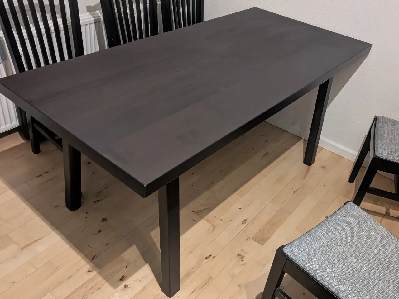 Billede 2 - Spisebord med stole