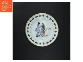 Porcelænstallerken med dansk folkedansmotiv fra Bing Og Grøndal (str. Ø 22 cm)