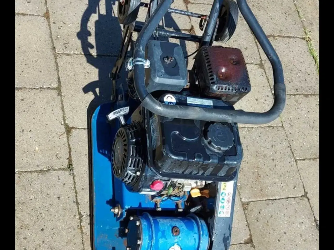 Billede 2 - Pladevibrator stamper udlejes 175 kr pr. Døgn.