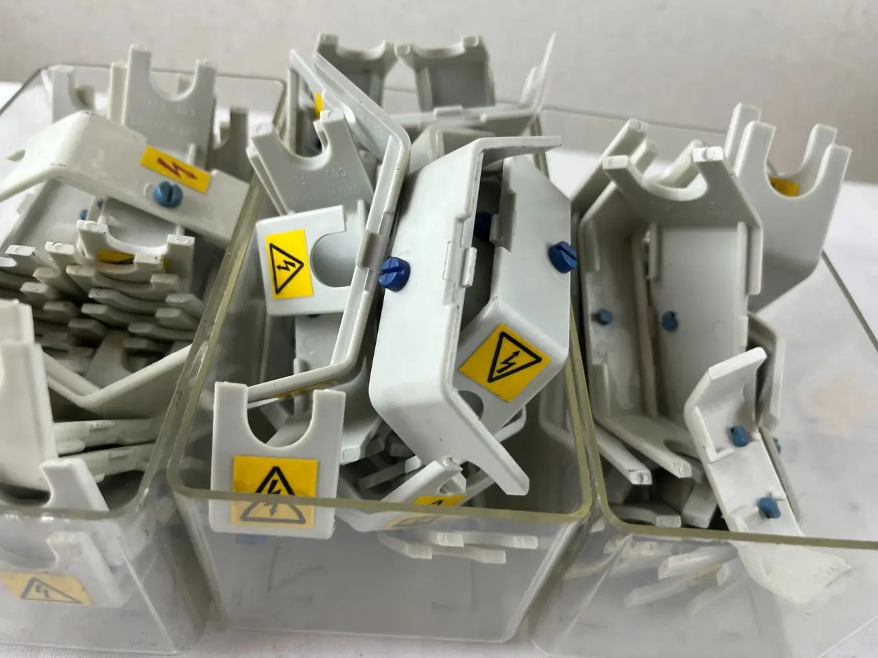 Billede 4 - kontakt Fuse Handle Parts Bulk parti 3 Trays
