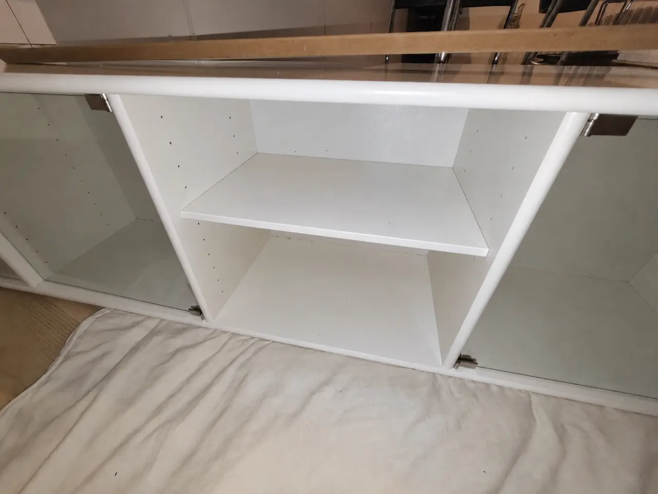 Billede 3 - Mistral Classic 108 – hvid vitrinereol – som ny