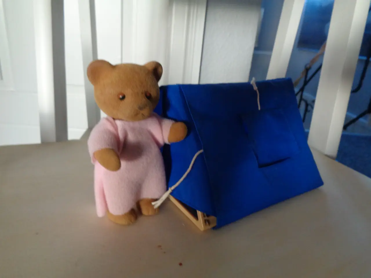 Billede 2 - Sylvanian telt med tilhørende bamse