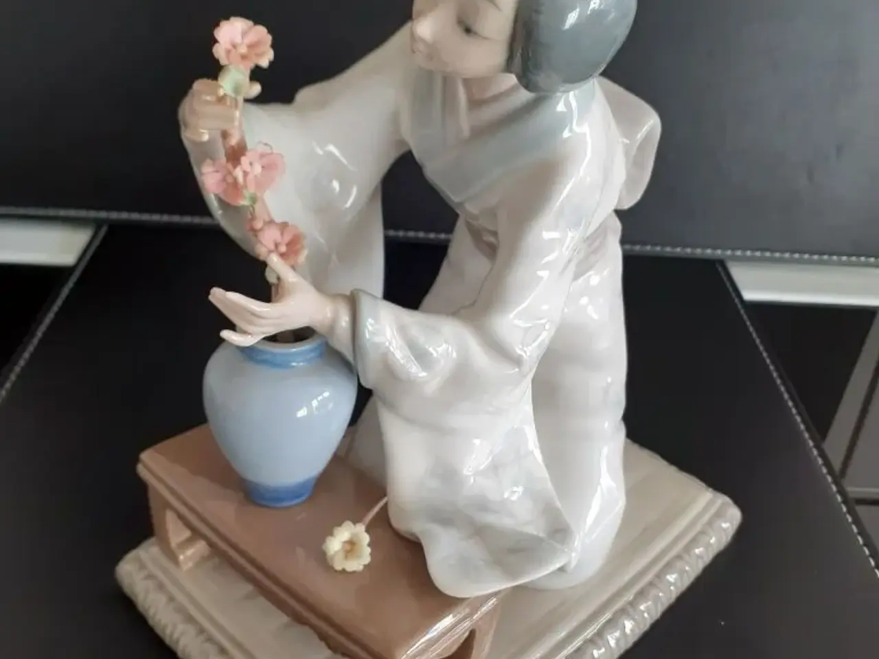 Billede 2 - Lladro "Daisa" figur.