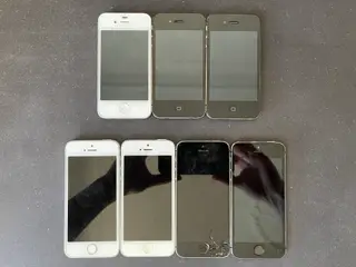 7 stk. ældre Apple iPhones – iPhone 4/4S og iPhone