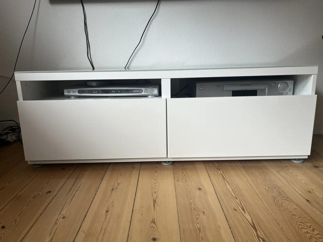 Billede 1 - Tv-møbel