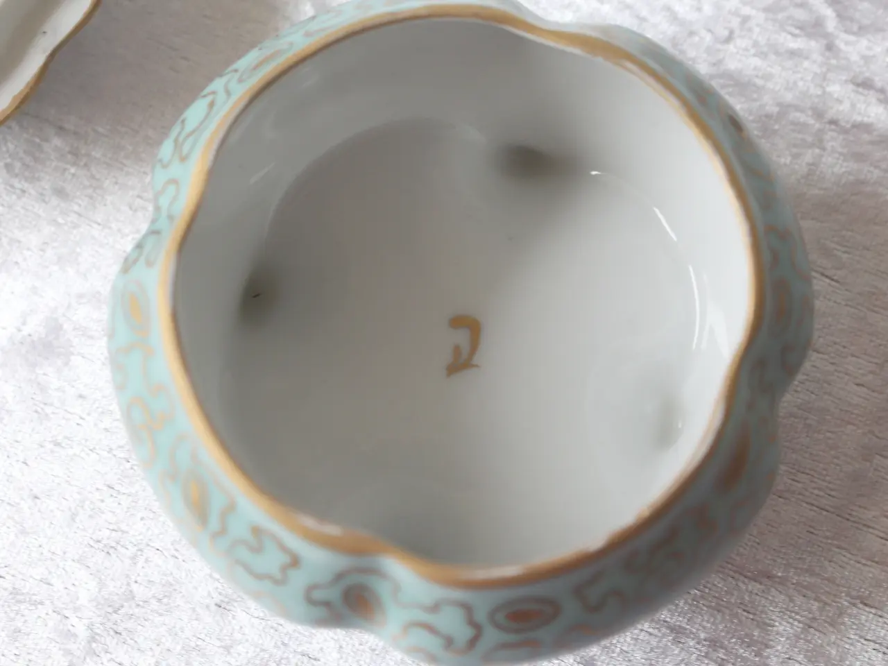 Billede 6 - Porcelæns- lågkrukke antik guldbelagt.