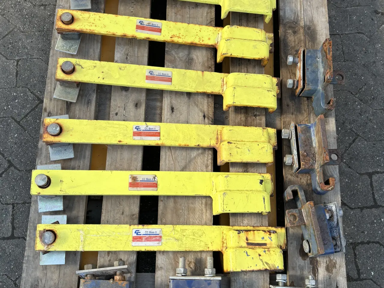 Billede 1 - Låsebomme til container - 7 stk = 2500 kr.