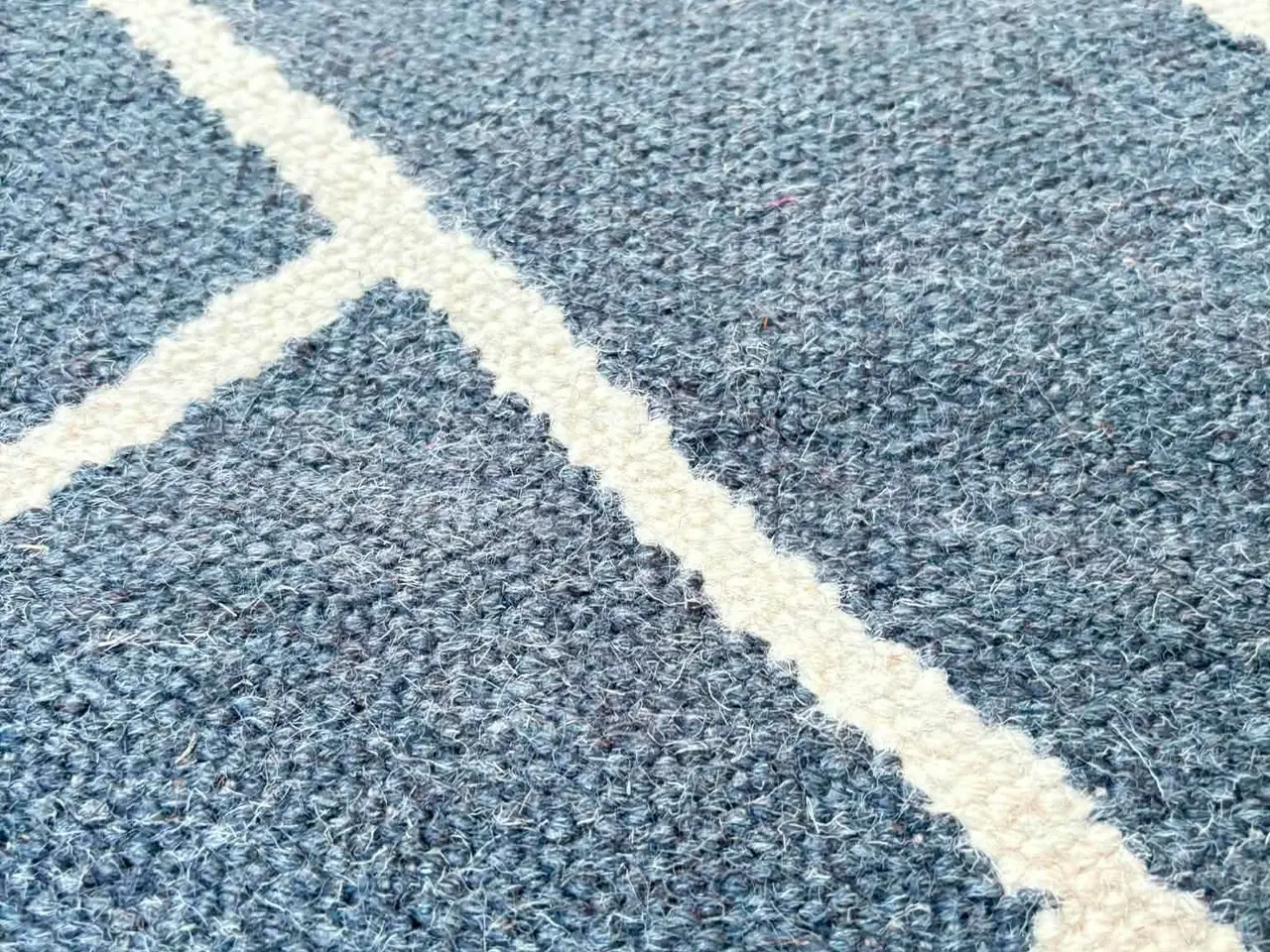 Billede 4 - Brisbane uldtæppe 140 × 200 cm – Håndlavet – Silve