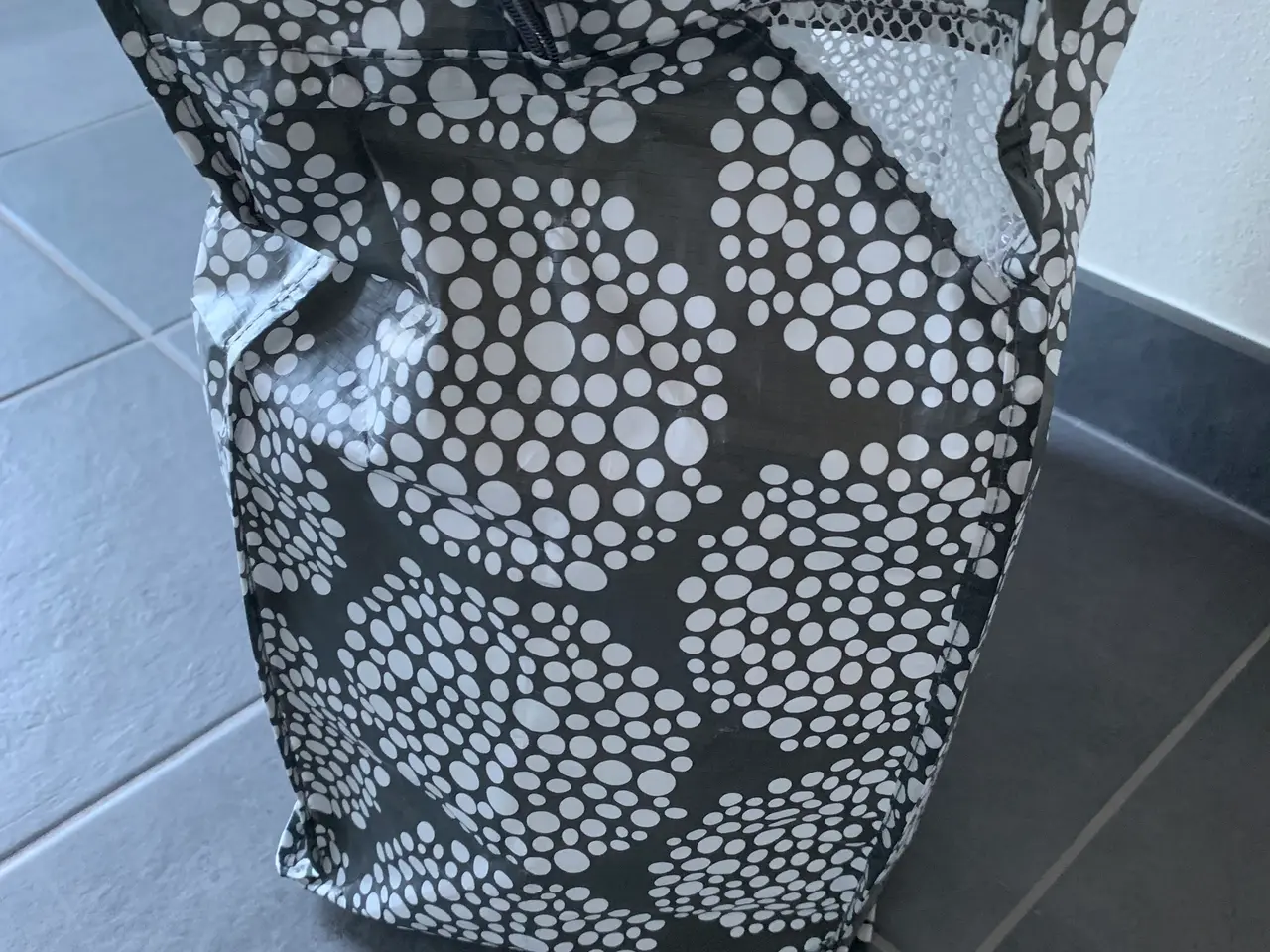 Billede 3 - Opbevaringsposer med lynlås, som nye, 2 stk 50 kr.