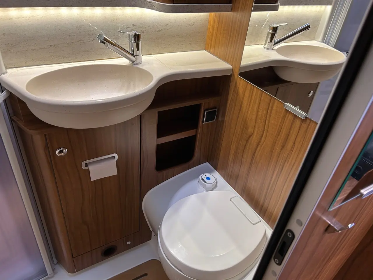 Billede 14 - Hymer B-Klasse 2,3 MJT DL 588 aut.