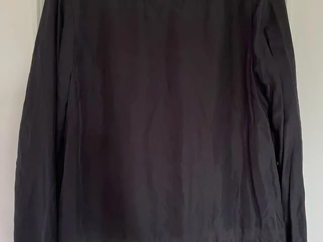 Billede 1 - Næsten ny Gustav bluse