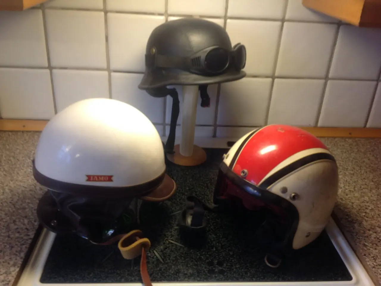 Billede 1 - Jamo Retro plus Retro og sjov styrthjælme.