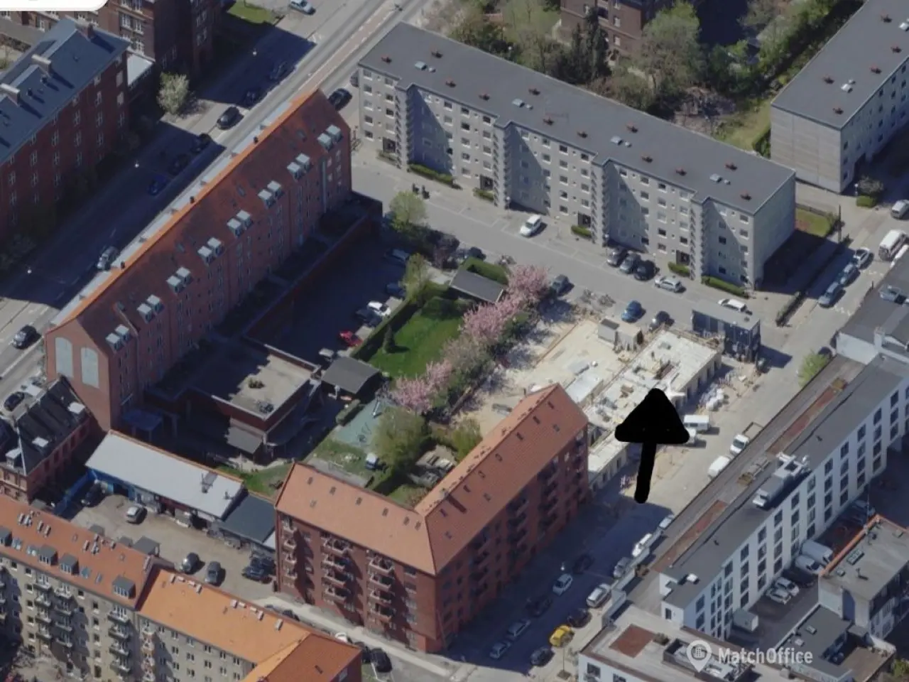 Billede 1 - Parkeringsplads i hel ny parkeringskælder.