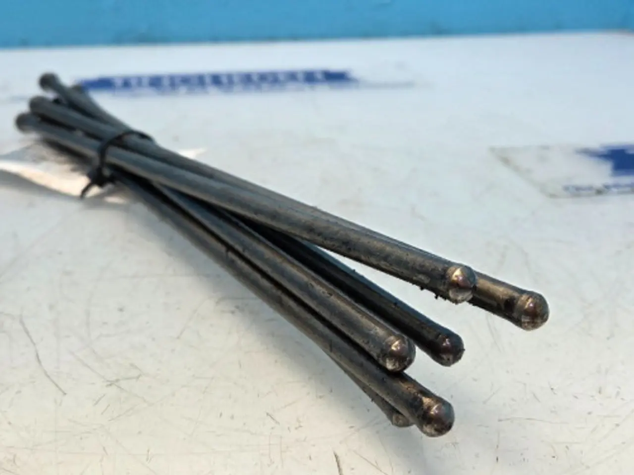 Billede 4 - Ford 4600 Stødstænger 81813399 6 Stk