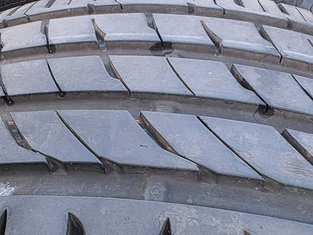 Billede 3 - 2x 245/45 R18 - 300km/t Sommerdæk- 95% mønster