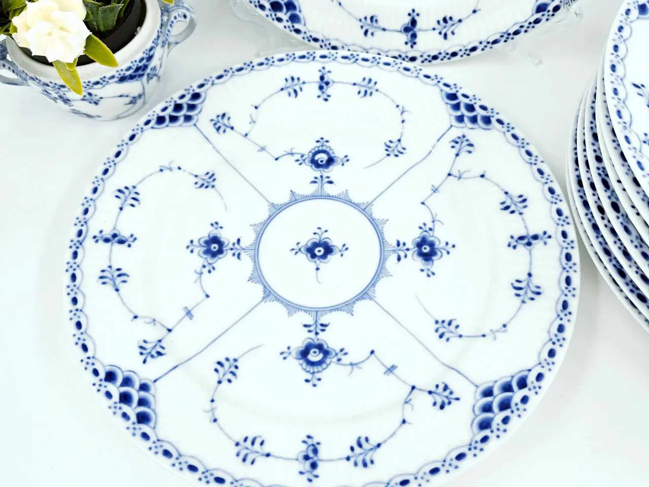 Billede 4 - Musselmalet Halvblonde Middagstallerken Porcelæn 