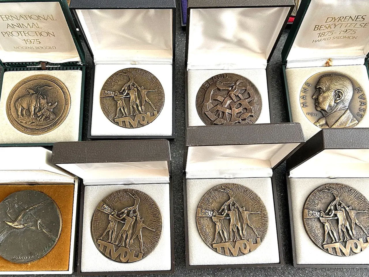 Billede 3 - Anders Nyborg medaljer og relieffer af bronze