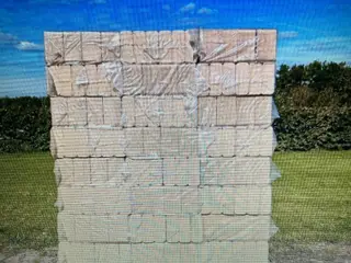 2 pakker træbriketter