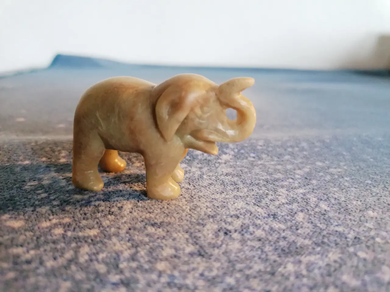 Billede 1 - Flot Lille Grøn Sten Elefant