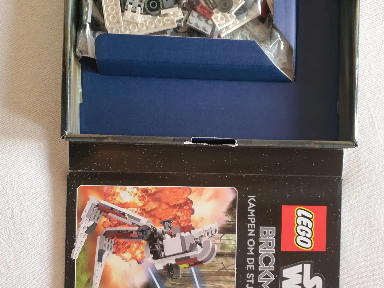 Billede 2 - Lego "Star Wars" bog