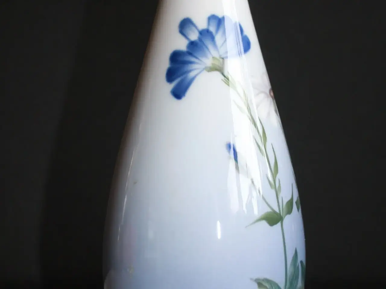 Billede 3 - Vase med blomster fra Royal Copenhagen 500 kr.