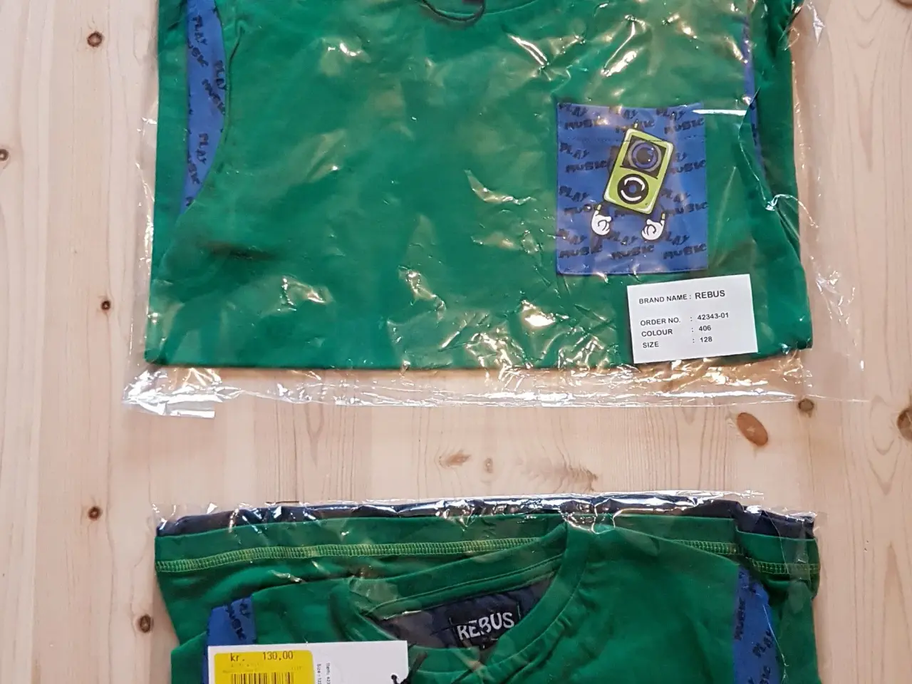 Billede 3 - NYE T-shirt 122 og 128
