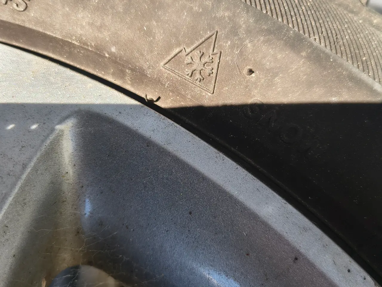 Billede 7 - Bridgestone 17" vinterdæk 4 stk