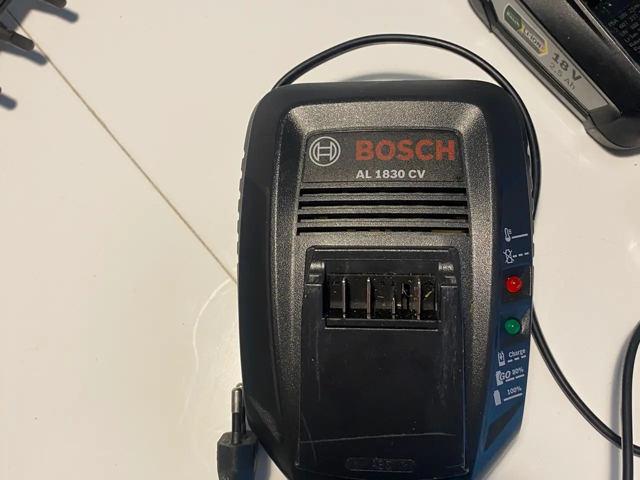 Billede 8 - Bosch hækkeklipper med oplader og to batterier