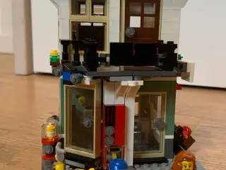 LEGO Creator 31036: Toy & Grocery Shop