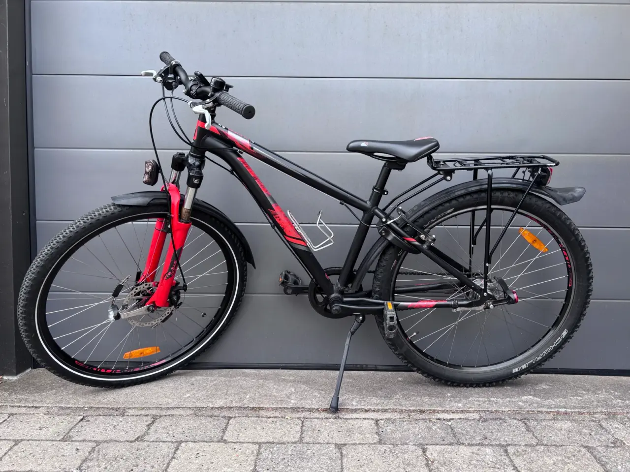 Billede 1 - Sort og rød mountainbike 26”