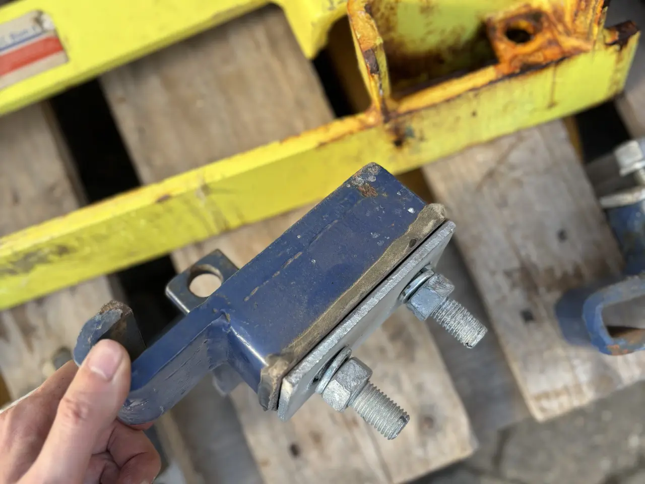 Billede 12 - Låsebomme til container - 7 stk = 2500 kr.