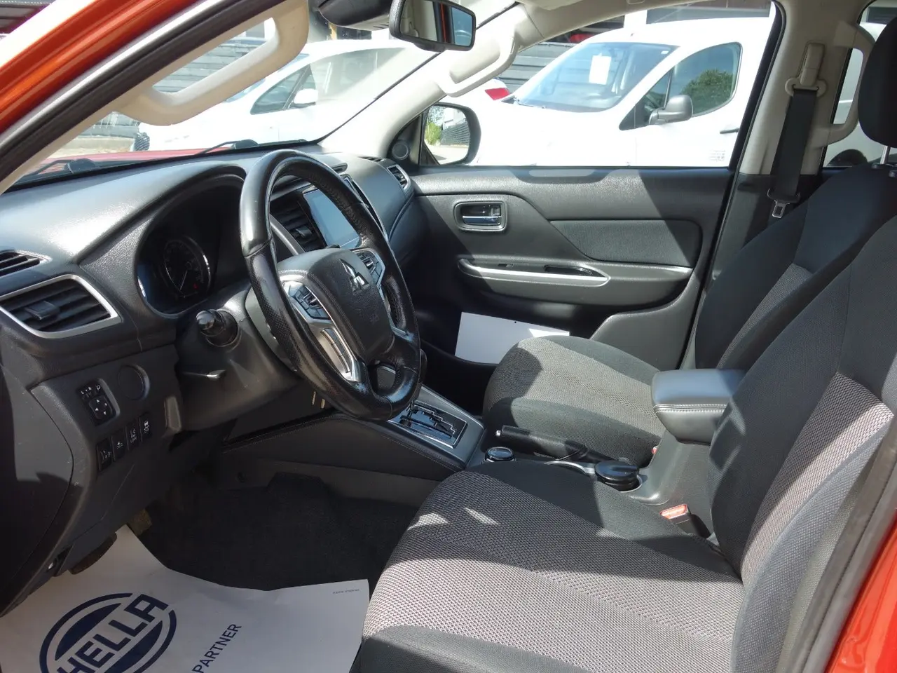 Billede 4 - Mitsubishi L200 2,2 DI-D Intense Db.Kab aut.