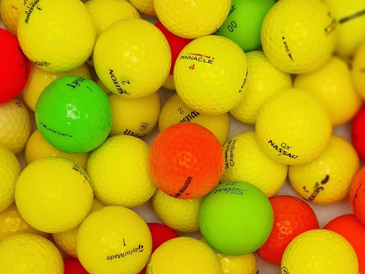 Billede 1 - 50 stk. Farvede golfbolde