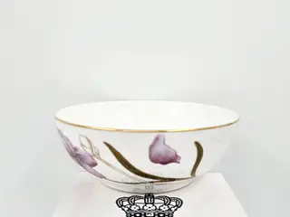 Royal Copenhagen Flora Skål Iris nr 575. sortering 1