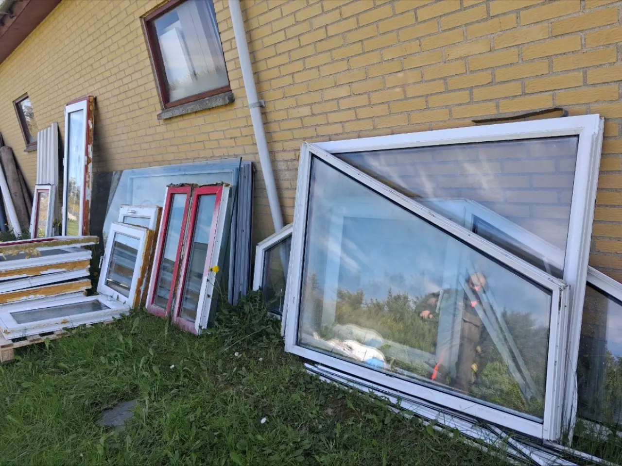 Billede 1 - Plast vindue i hvid