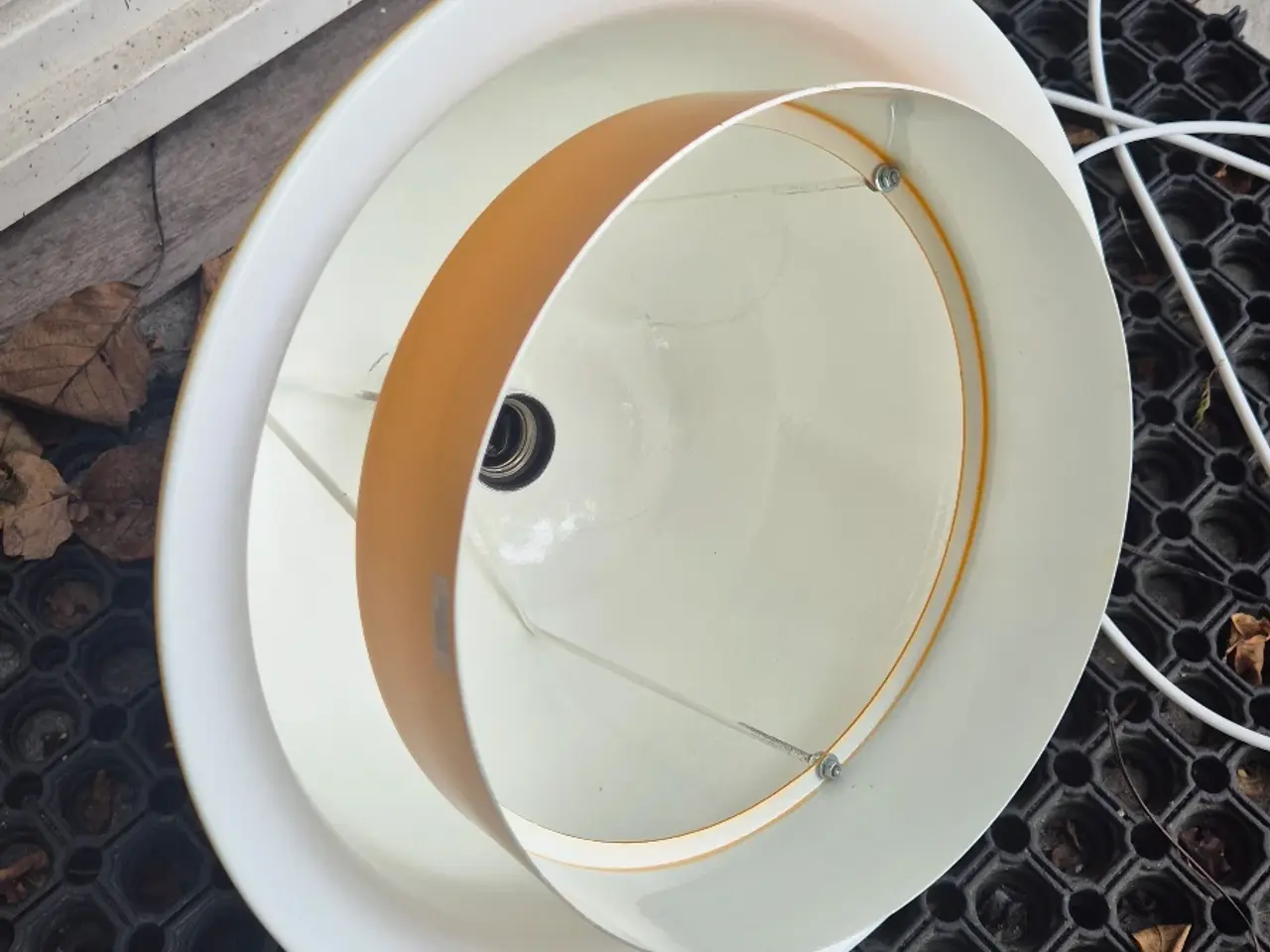 Billede 17 - Finurlig solgul retrolampe i svensk design