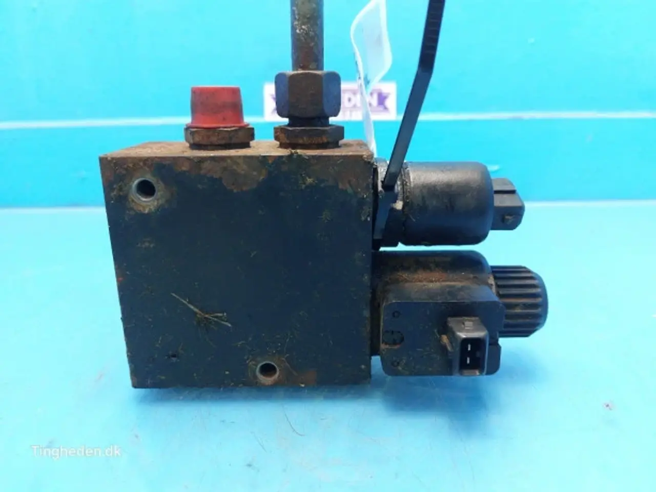 Billede 2 - New Holland FX38 Hydraulikventil 9831828