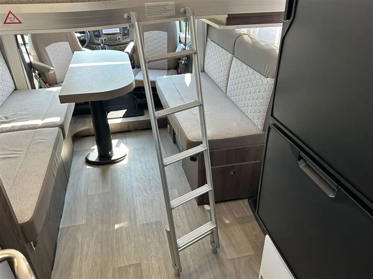 Billede 14 - 2025 - Benimar Tessoro 488 SELECT Benimar 488 (2025) Delintegreret luksus med ekstrem strømpakke og adaptiv fartpilot